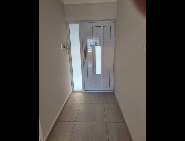 1 BEDROOM PROPERTY TO RENT IN SEA POINT